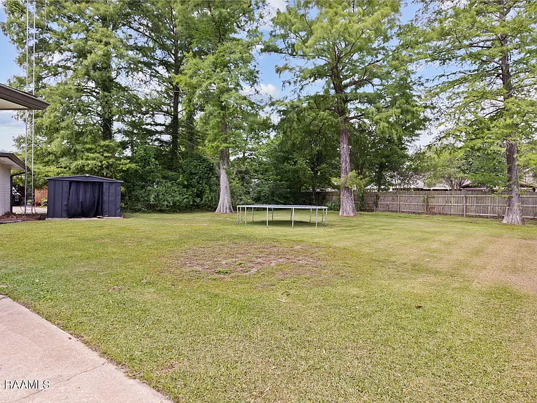 610 E Demanade Dr — Photo 33
