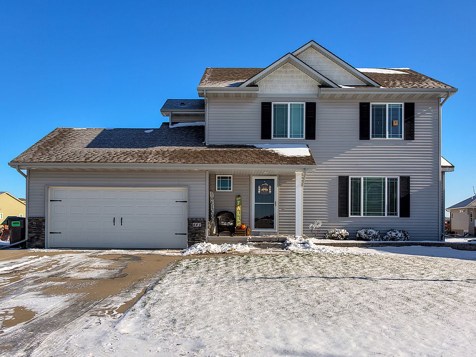1st image of 601 NW Orchard Dr