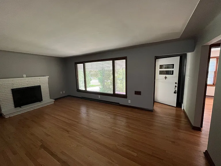 6520 Diana Dr — Photo 2
