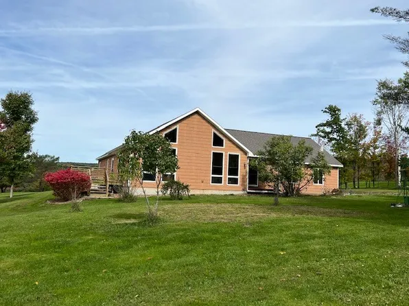 133 Gardner Rd, Vestal, NY 13850