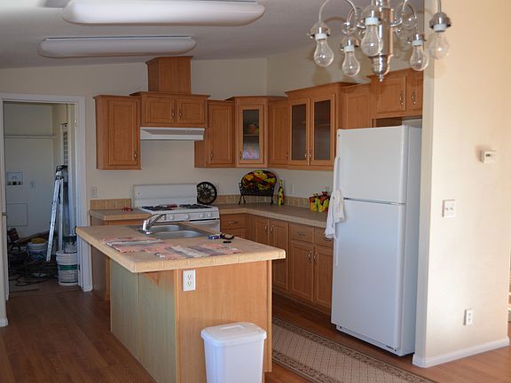 5th image of 33525 132nd St E Suite Vic
