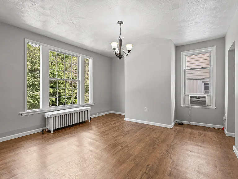 13 Josephine St #2 — Photo 9