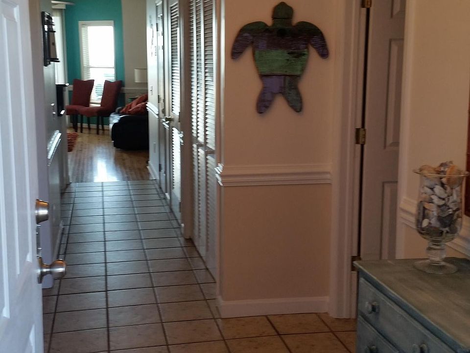 Entry to your oceanfront vacation home!