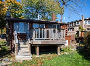 5 Crescent Rd, West Milford, NJ 07480