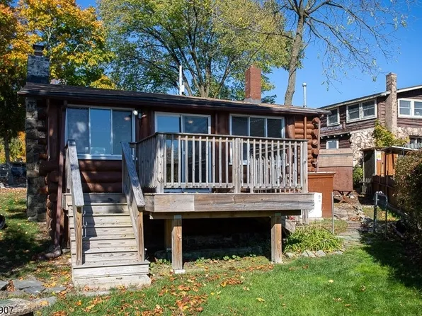 5 Crescent Rd, West Milford Twp., NJ 07480