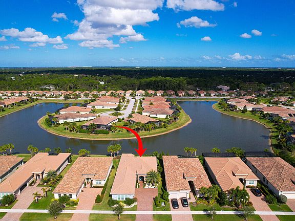 3rd image of 21851 SW Tivolo Way