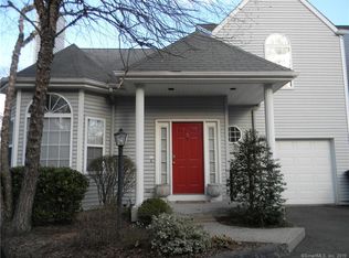 578 Hope St APT B, Stamford, CT 06907