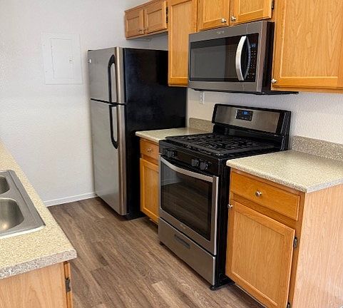 2nd image of 908 Desert Oak Ct #0