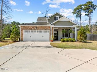105 Fletcher Ln, Hampstead, NC 28443