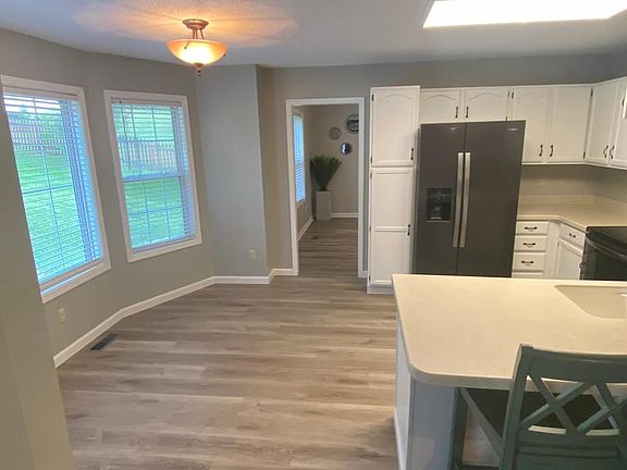 5th image of 312 Glen Oaks Dr