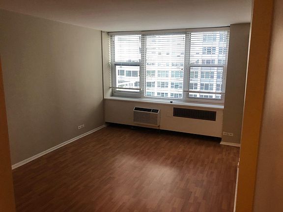 3rd image of 4250 N Marine Dr APT 723