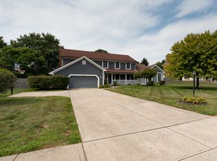 2591 Wood Bluff Ln, Dayton, OH 45458