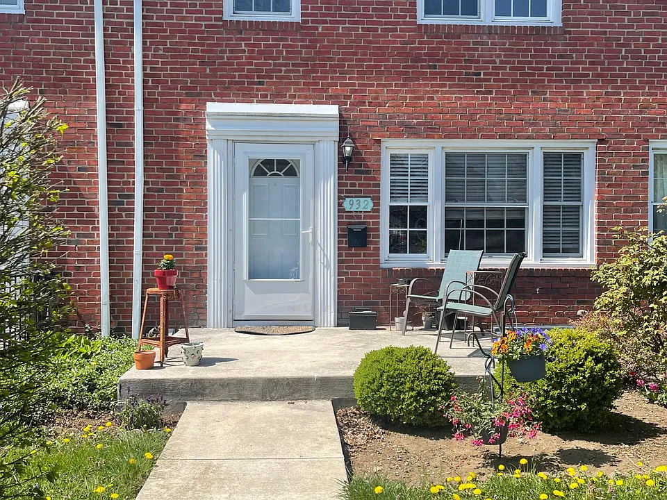 932 Radcliffe Rd