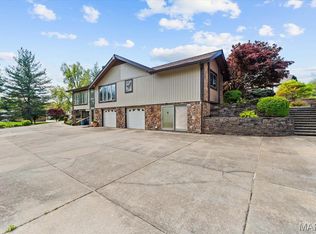 21 Number Three Green Dr, Saint Charles, MO 63303