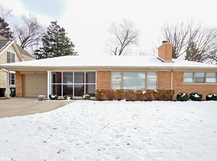 913 S Vail Ave, Arlington Heights, IL