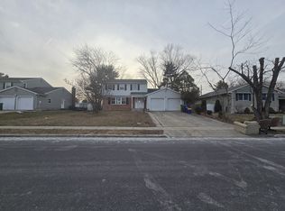 6 Knightswood Dr, Marlton, NJ 08053