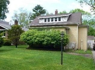 973 Willow Rd, Winnetka, IL 60093