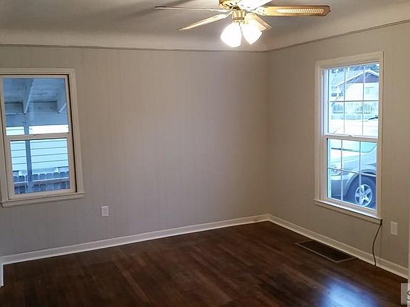 3rd image of 153 E 16th St