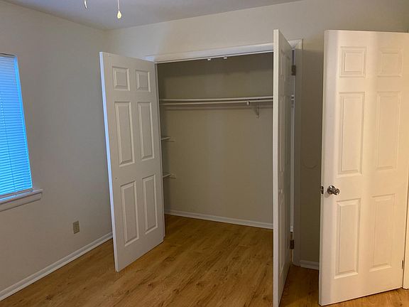 4th image of 122 Heather Dr