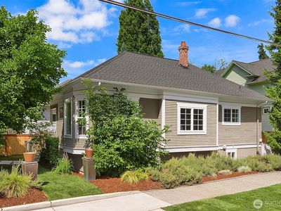 2800 E Thomas Street, Seattle, WA, 98112