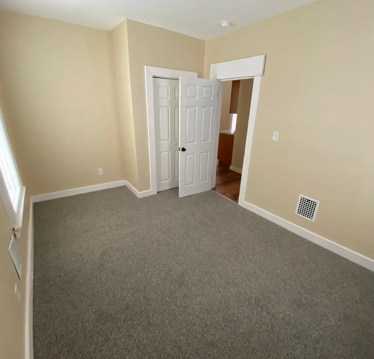 3 bed, 1825 sqft, $2,100 — Photo 3