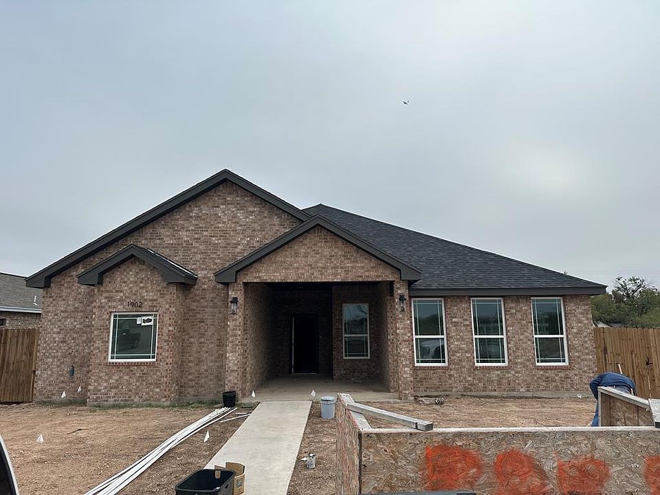 1st image of 1902 Lamplighter Ln
