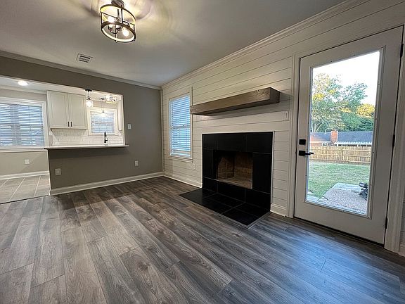 5th image of 1090 Brado Dr