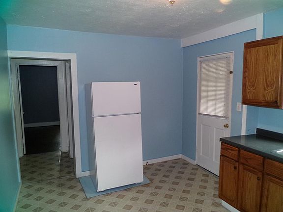 5th image of 807 Fields Ave