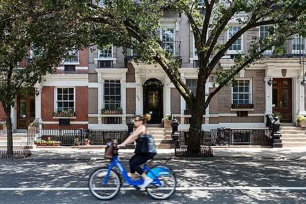 Rented by MNS | media 30