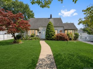 19 Curve Lane, Levittown, NY 11756