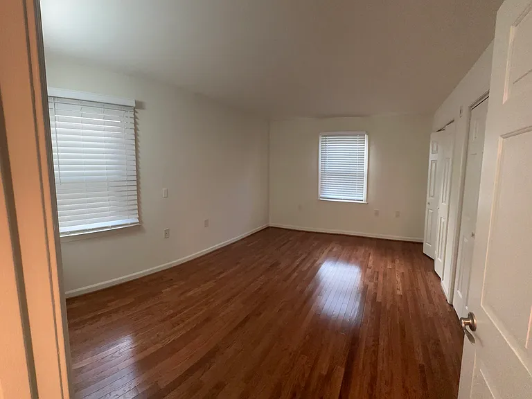 2905 Burch Ave #10 — Photo 30