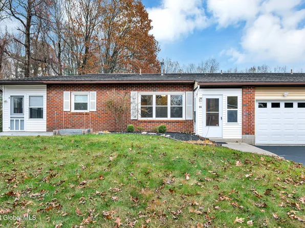 2A Deer Creek, Clifton Park, NY 12065