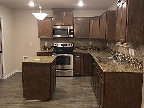 5th image of 803 Kacie Dr