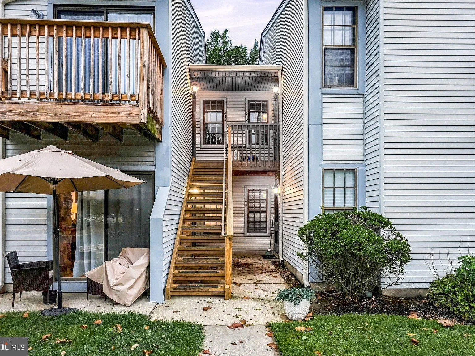 2 bed, 2.0 bath, 835 sqft, $1,900 — Photo 3