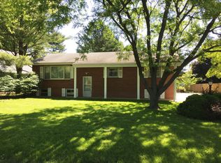 22 Parkview Rd, Rushville, IL 62681