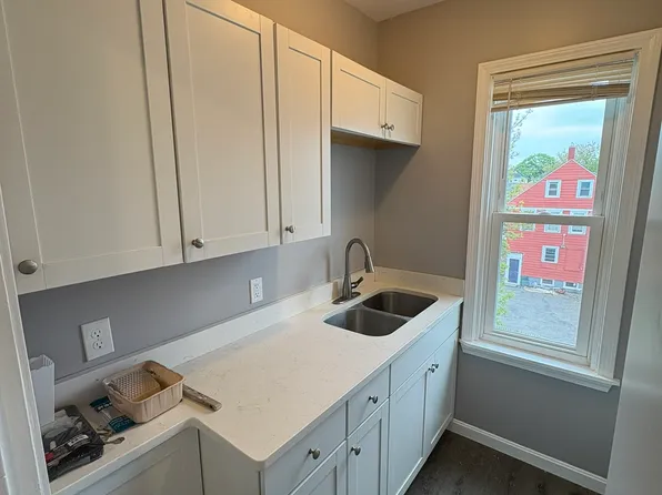 82 Clarence St Floor 3, Providence, RI 02909