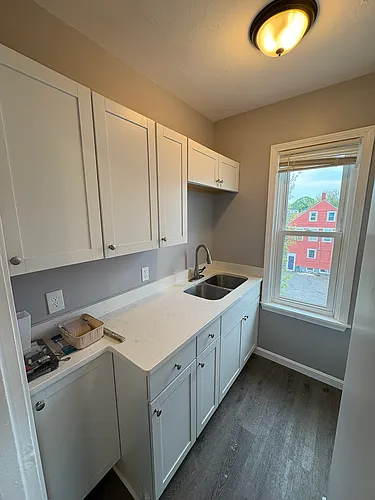 82 Clarence St #3 Photo 1