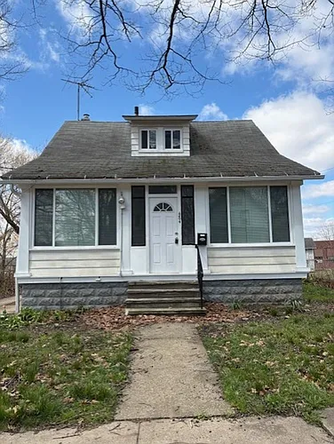 484 Hammel St Photo 1