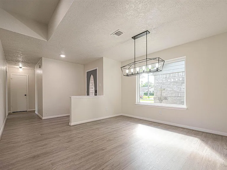 416 Heatherwood Ct — Photo 9