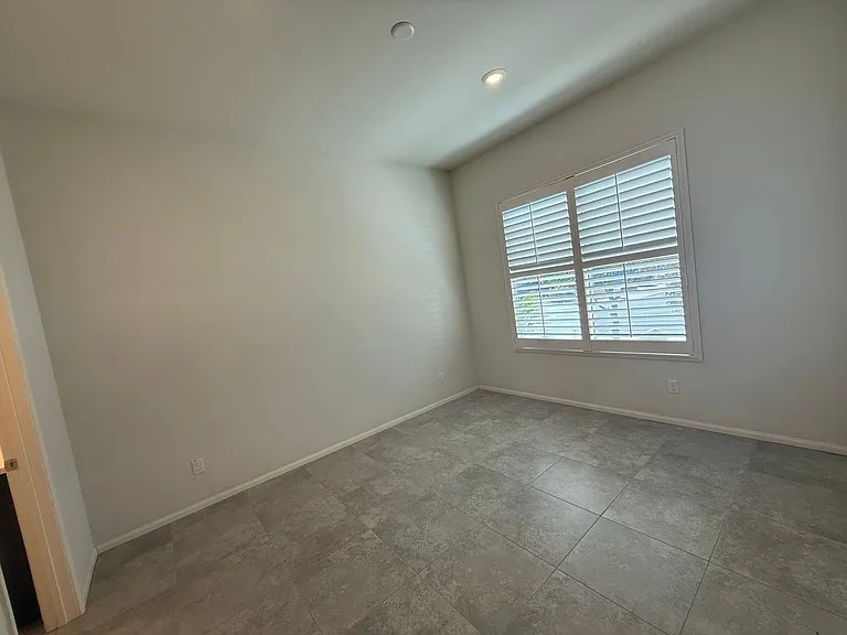 19255 Castana St — Photo 20