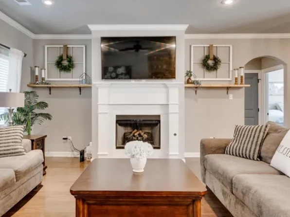 (undisclosed Address), Conway, AR 72034