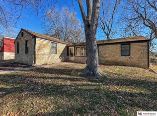 350 S 38th St, Lincoln, NE 68510