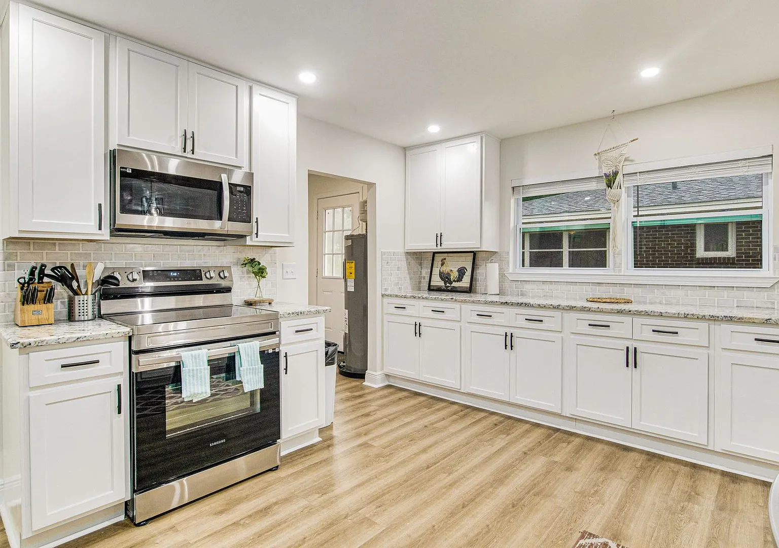 814 W Gonzales — Photo 3