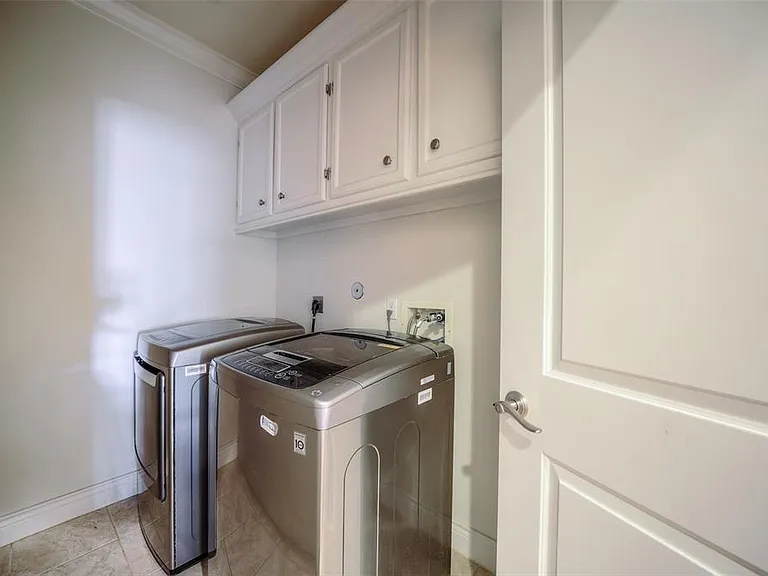4218 Drake St #B — Photo 29