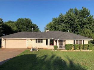 112 Pinewood Dr, Tuttle, OK 73089