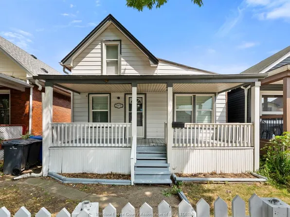 1074 Hickory Rd, Windsor, ON N8Y 3S1