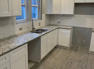 8625 S Euclid Ave, Chicago, IL 60617
