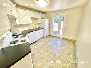 910 E Mercer St APT 2, Seattle, WA 98102