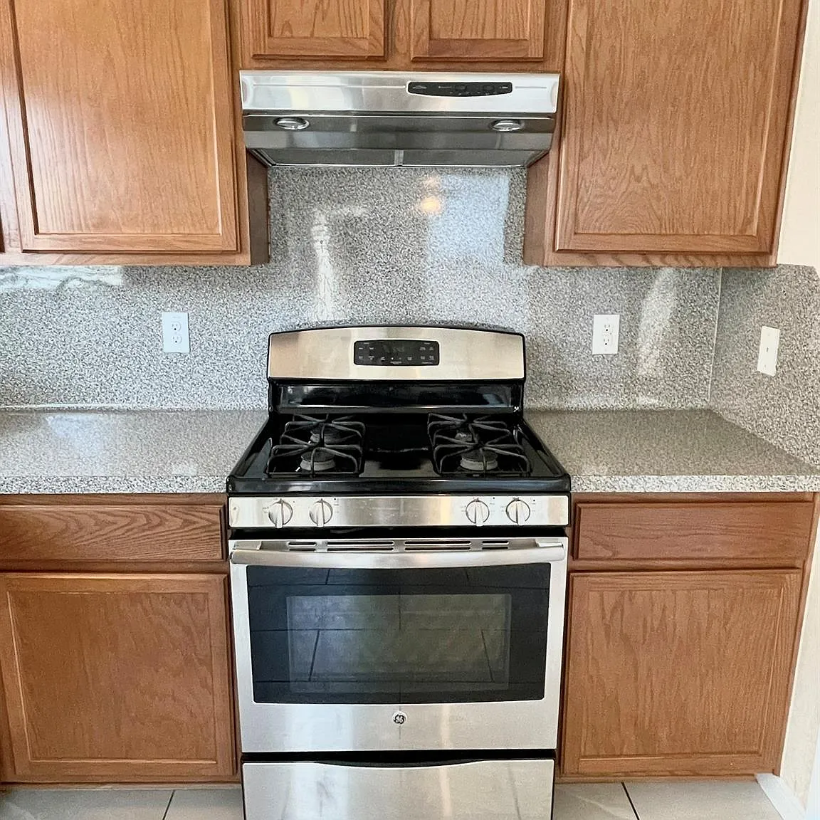 4 bed, 2.5 bath, 1706 sqft, $1,950 — Photo 3