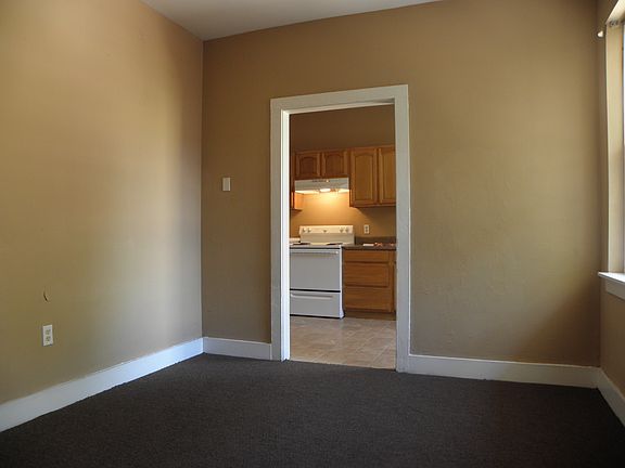 3rd image of 1915 Carlton St APT B
